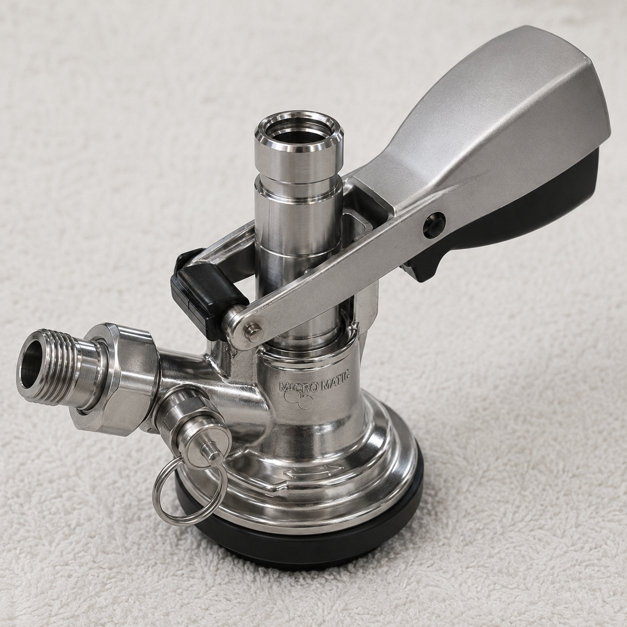 Clean keg coupler